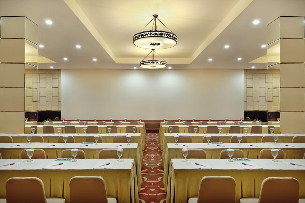 Mercure Pontianak City Center Exterior foto