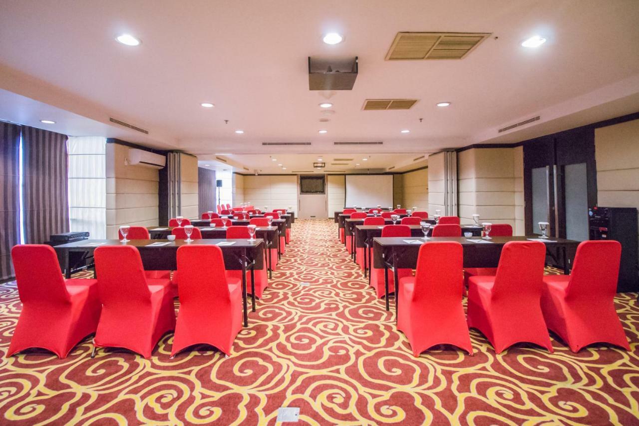 Mercure Pontianak City Center Exterior foto
