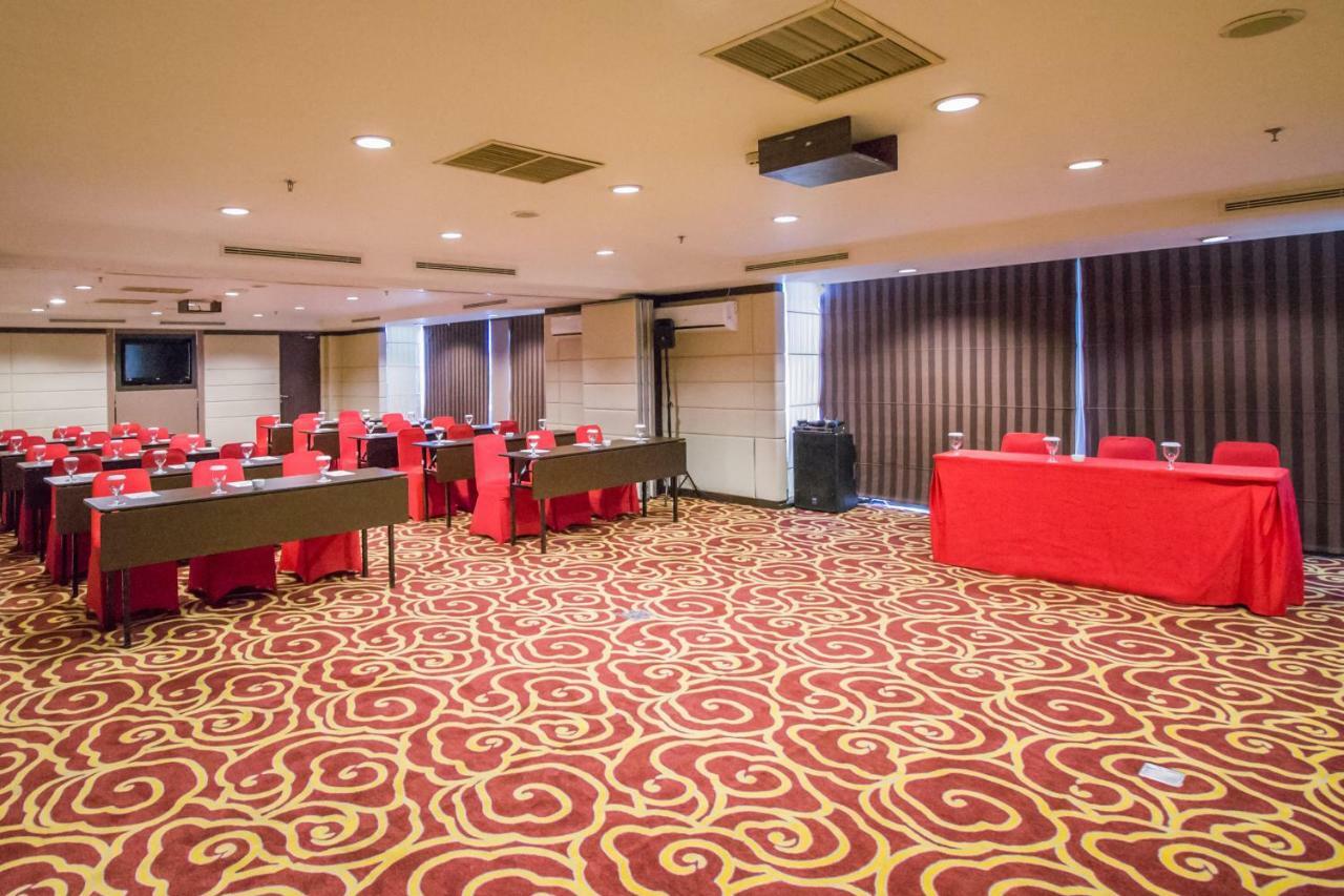Mercure Pontianak City Center Exterior foto